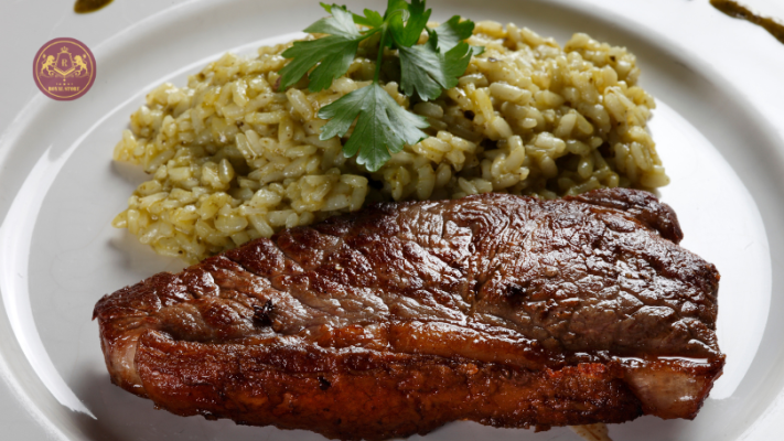 Thưởng thức các món ăn cùng rượu vang Oroperla Rose Extra Dry