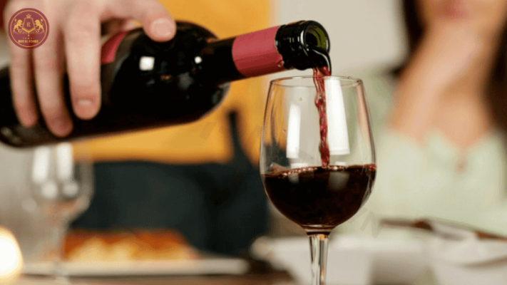 Màu đỏ huyền bí của Rượu vang True Grit Reserve Red Blend
