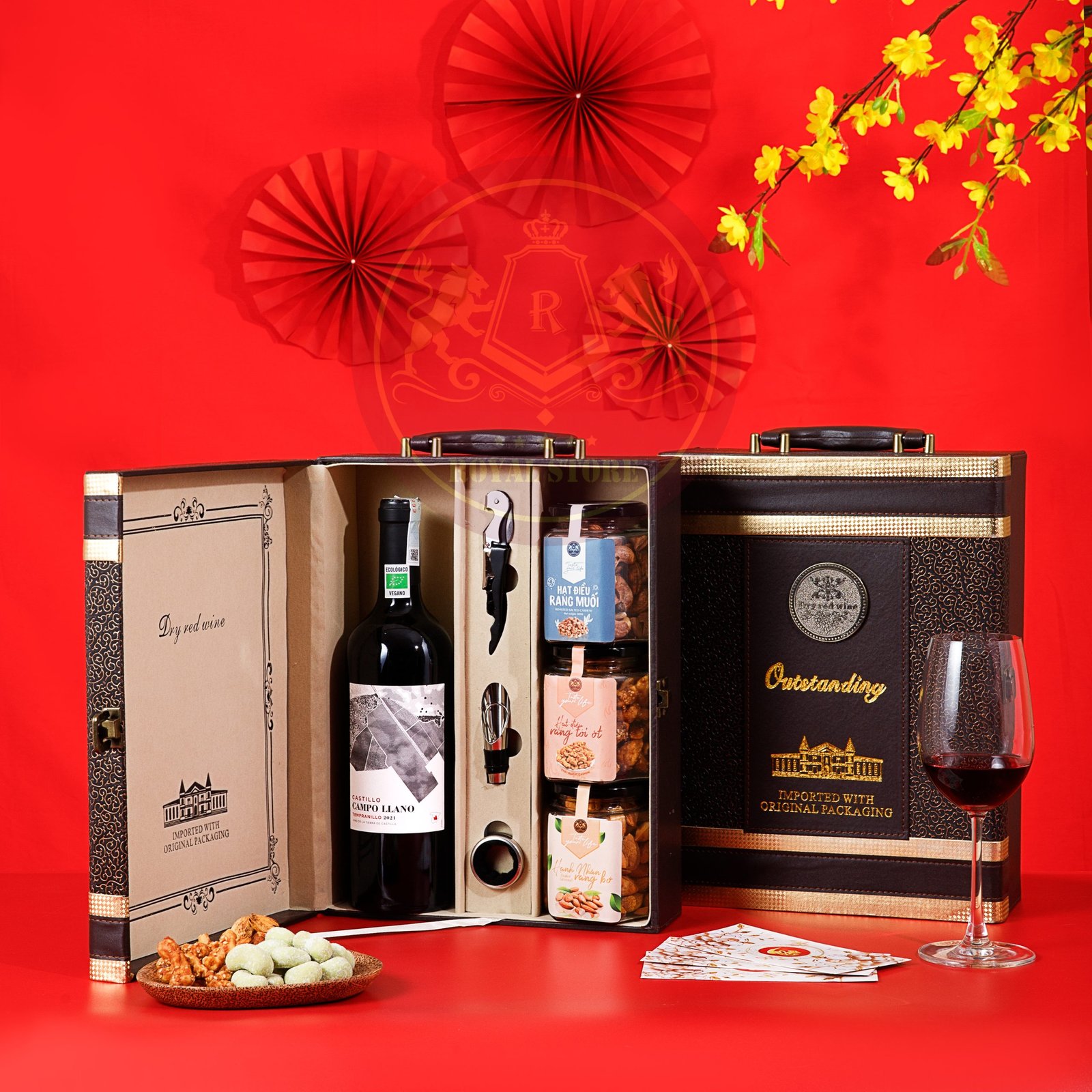 Q - 4 quà tết royal store