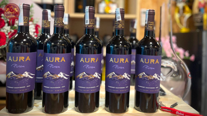 Rượu vang đỏ Aura Piren